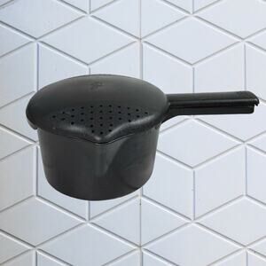 Pampered Chef Small Micro Cooker 1 Qt Microwave Steamer 2776 4 Cup Black USA